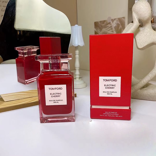 Tom Ford Electric Cherry Eau De Parfum HO50040081