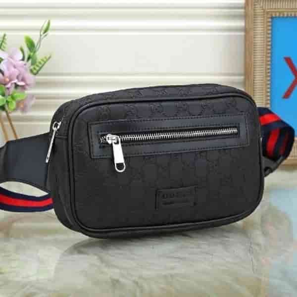 Gucci Square Small Open Pocket Single Letter Black Crossbody Bag BO70002030