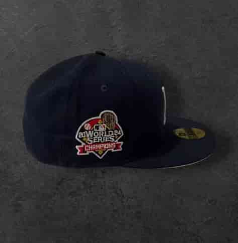 NEW ERA World Series Champions Fitted Hat 59Fifty Navy Cap NEW DO35323012