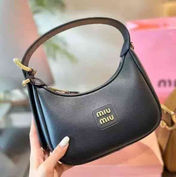 Miumiu Half Moon Shoulder Bag Black BA25003004