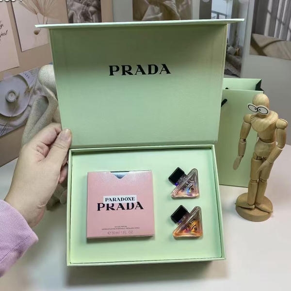 Prada Gift Set HO58190051
