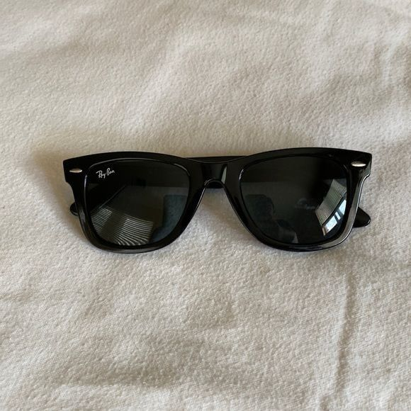Ray-Ban Thick Framed Printed Sunglasses DO50139003