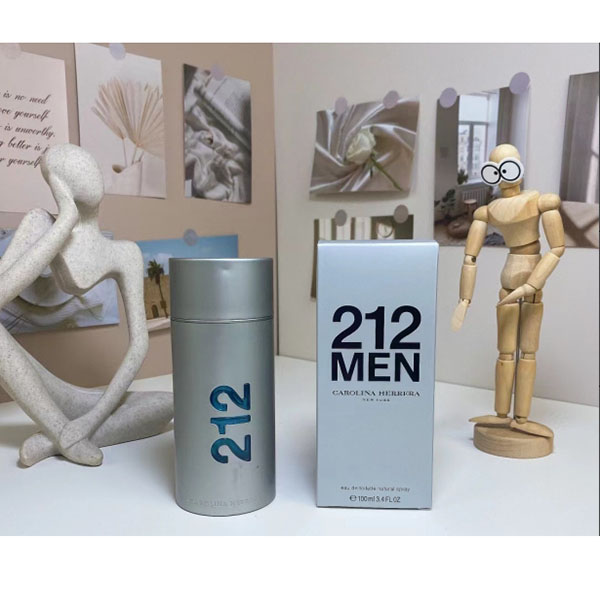 Carolina Herrera 212 Men Eau De Toilette HO66110131