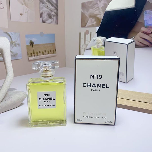 Chanel N°19 Spray Eau De Parfum HO43200411